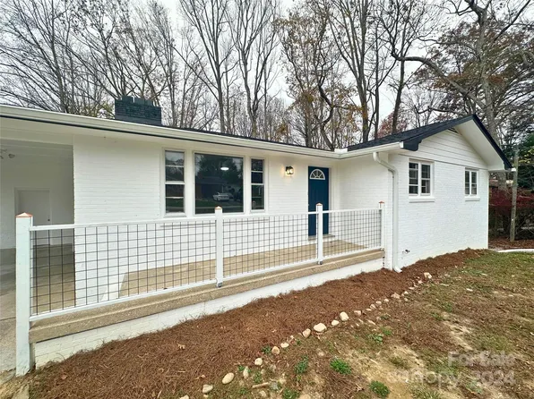 444 Loop Rd, Hendersonville, NC 28792