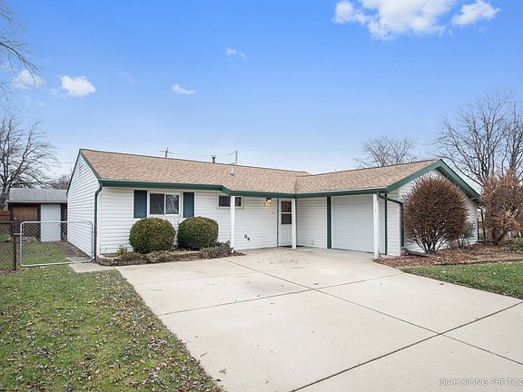2nd image of 104 Edgehill Dr