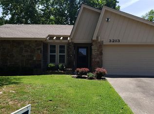 3213 Phoenix Dr, Muskogee, OK 74403