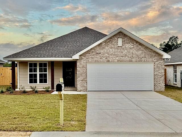 1st image of 11 Jackson Square Dr