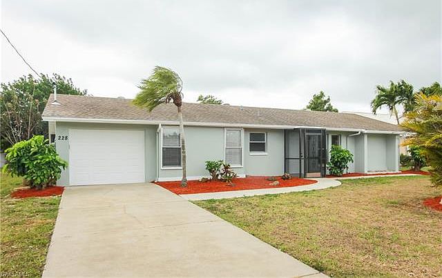 1st image of 228 SW 43rd Ln
