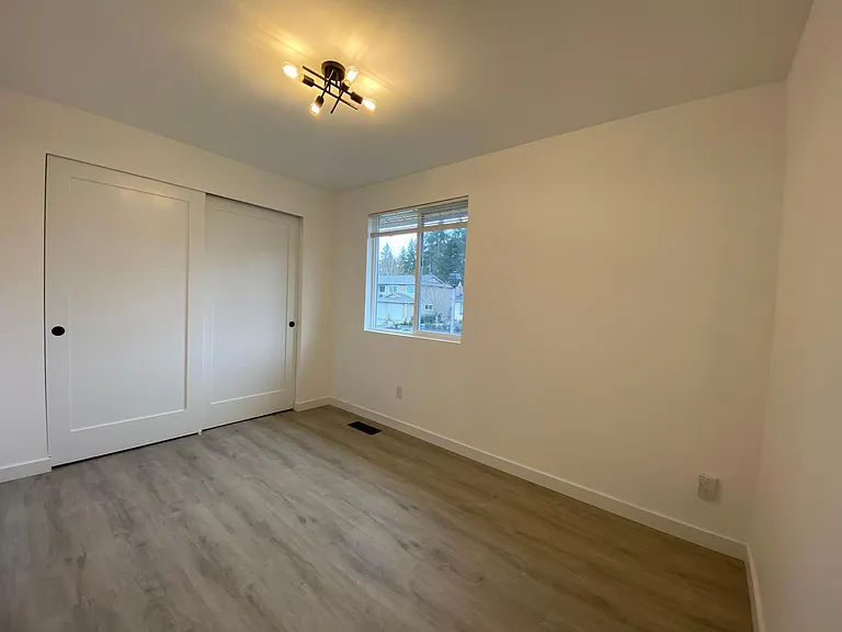 4401 NE 24th St — Photo 12
