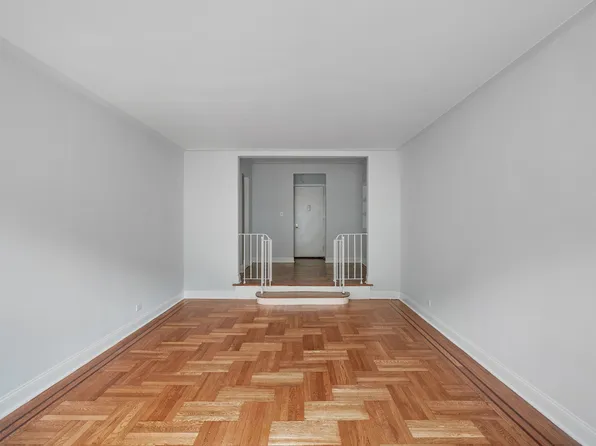 2175 Cedar Avenue image 2 of 12