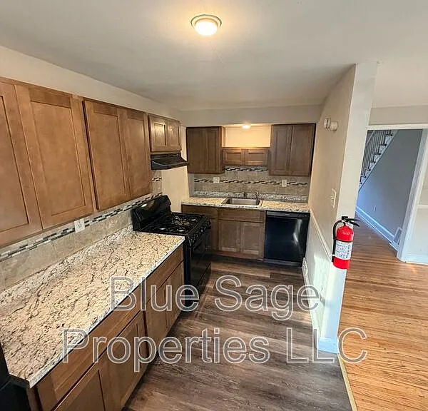 531 S 4th St — Photo 8