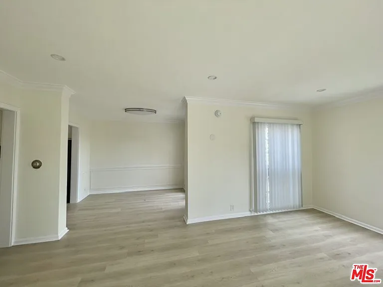 1600 N Martel Ave #B — Photo 3