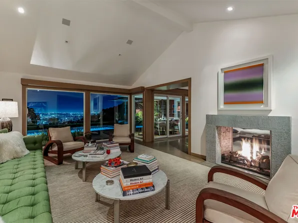 8814 Pinto Pl, Los Angeles, CA 90069