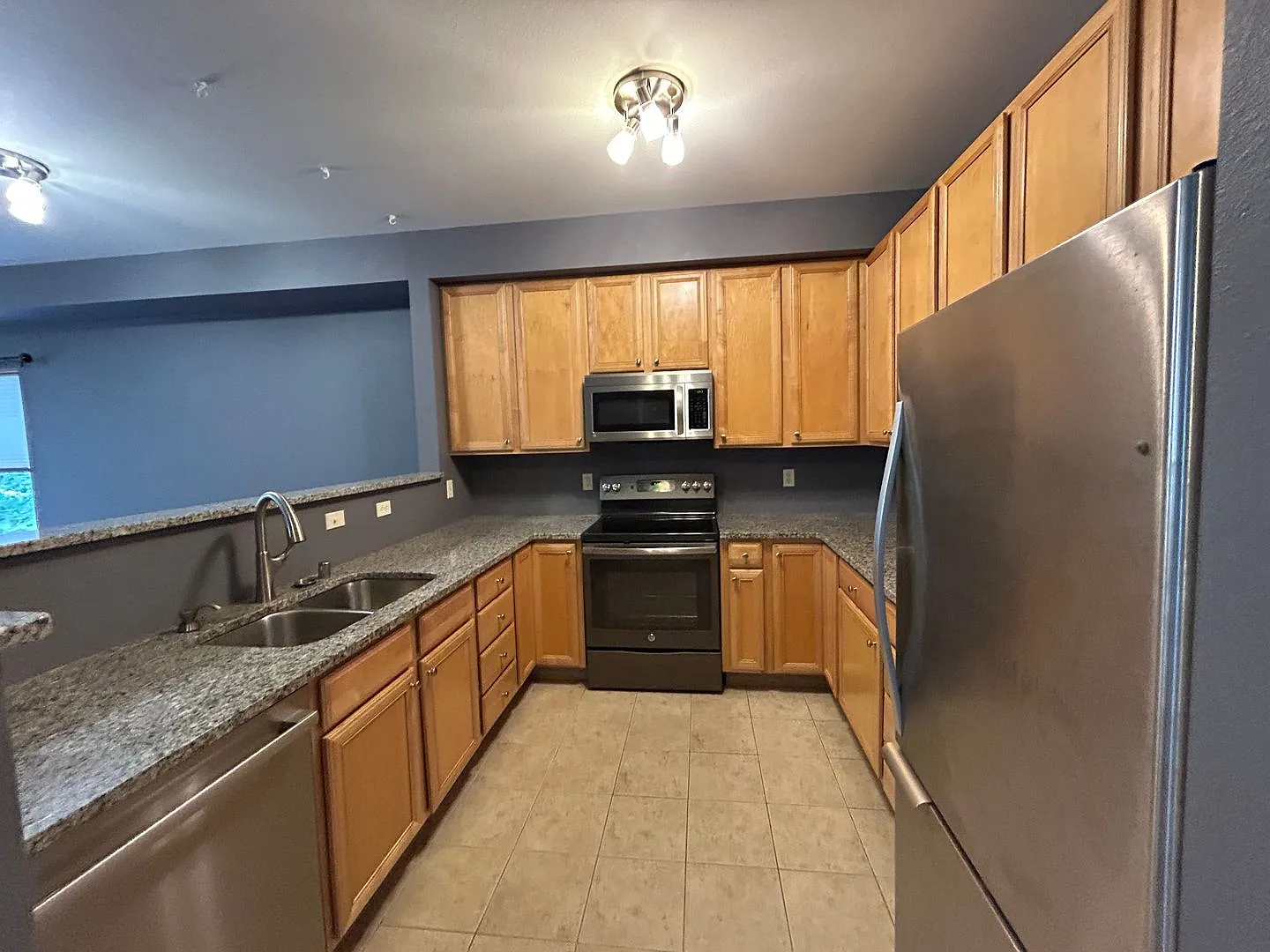 512 Darby Dr #211 - Darby Estates — Photo 1