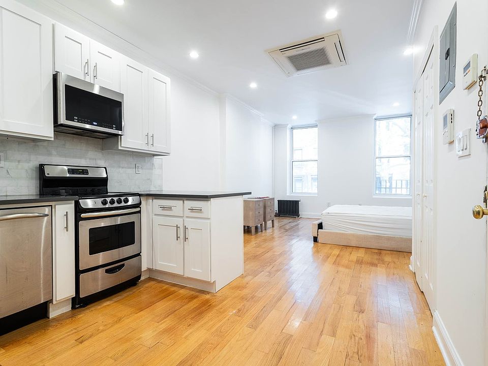 2nd image of 30 Cheever Pl APT 2RF