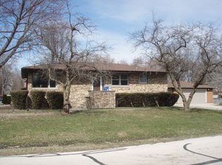 9737 S 82nd Ave, Palos Hills, IL 60465