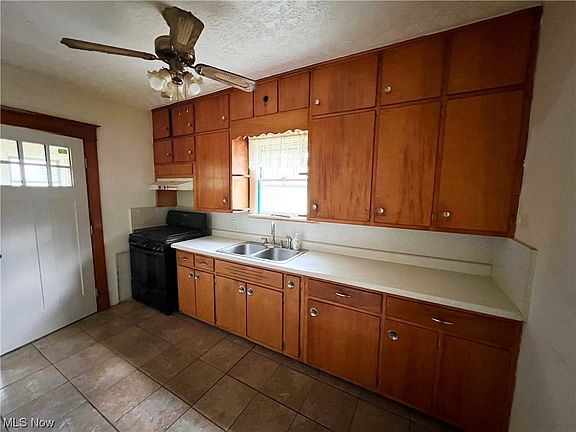 3rd image of 539 Wilbur Ave