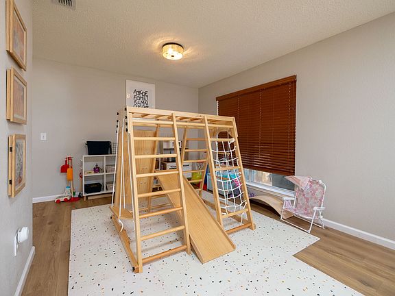 4th image of 747 Cedar Leaf Cir