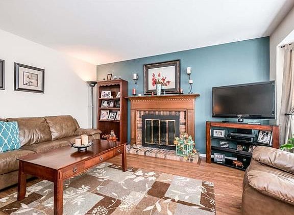 3rd image of 106 S Hampton Dr