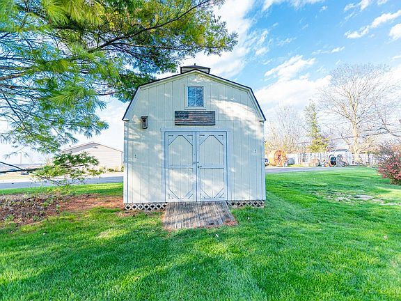 4th image of 1615 Woodhall Ct