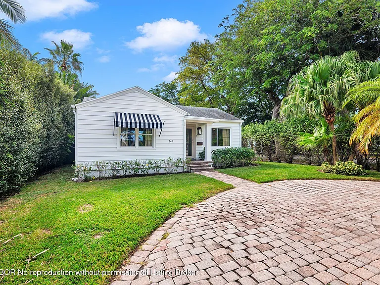 240 Almeria Rd — Photo 4