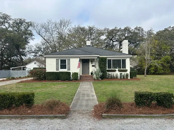 5 Stratford Rd, Charleston, SC 29407
