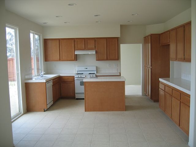 2nd image of 29574 Castlewood Dr