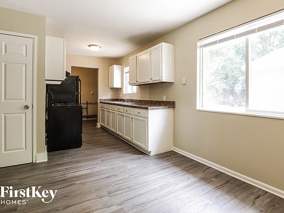 5th image of 160 S Ashbury Ave