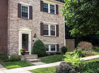 6091 Guildhall Ct, Burke, VA 22015