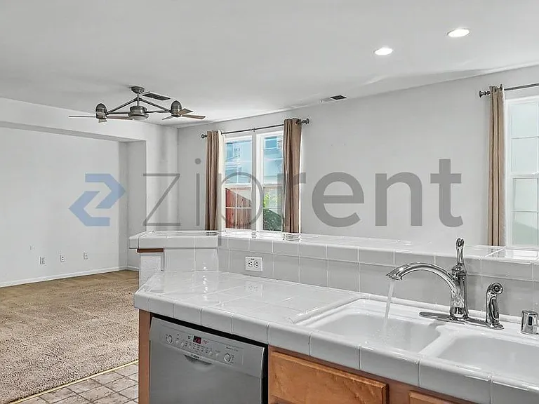 8464 Roseto Rd — Photo 14