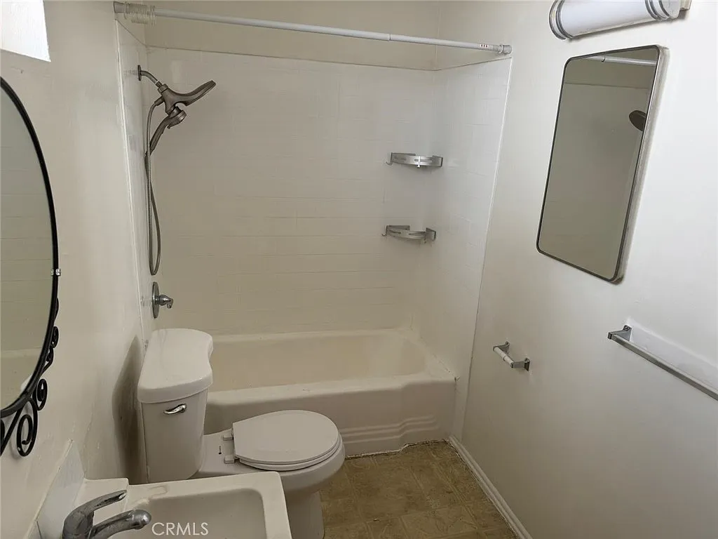 1 bed, 700 sqft, $1,850 — Photo 2
