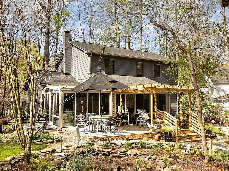 929 Autumnwood Ln — Photo 4