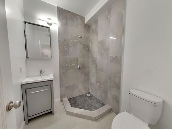 5th image of 1260 Vallejo St #1260