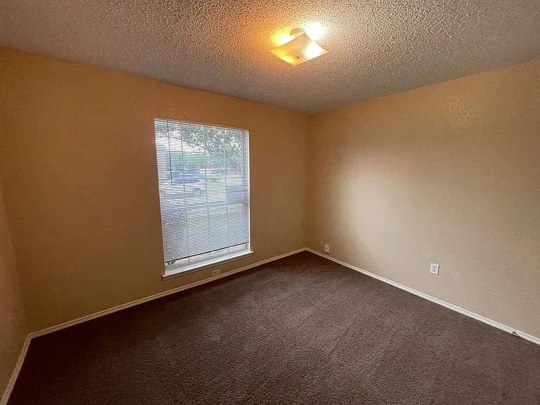 3316 Knoll Trl — Photo 8