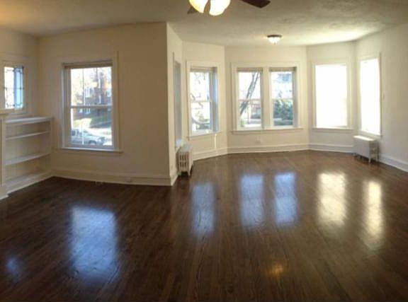 2nd image of 2216 W Morse Ave APT 1