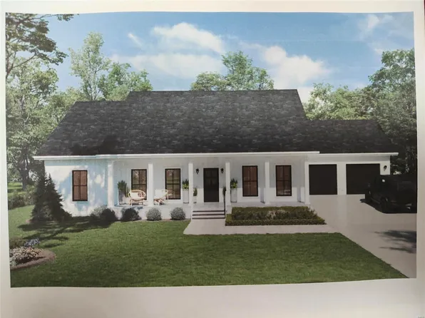 99 Straight St, Elsberry, MO 63343