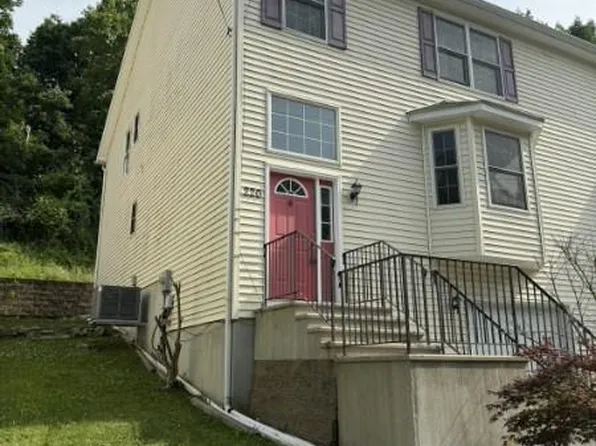 220 7th St, Easton, PA 18042