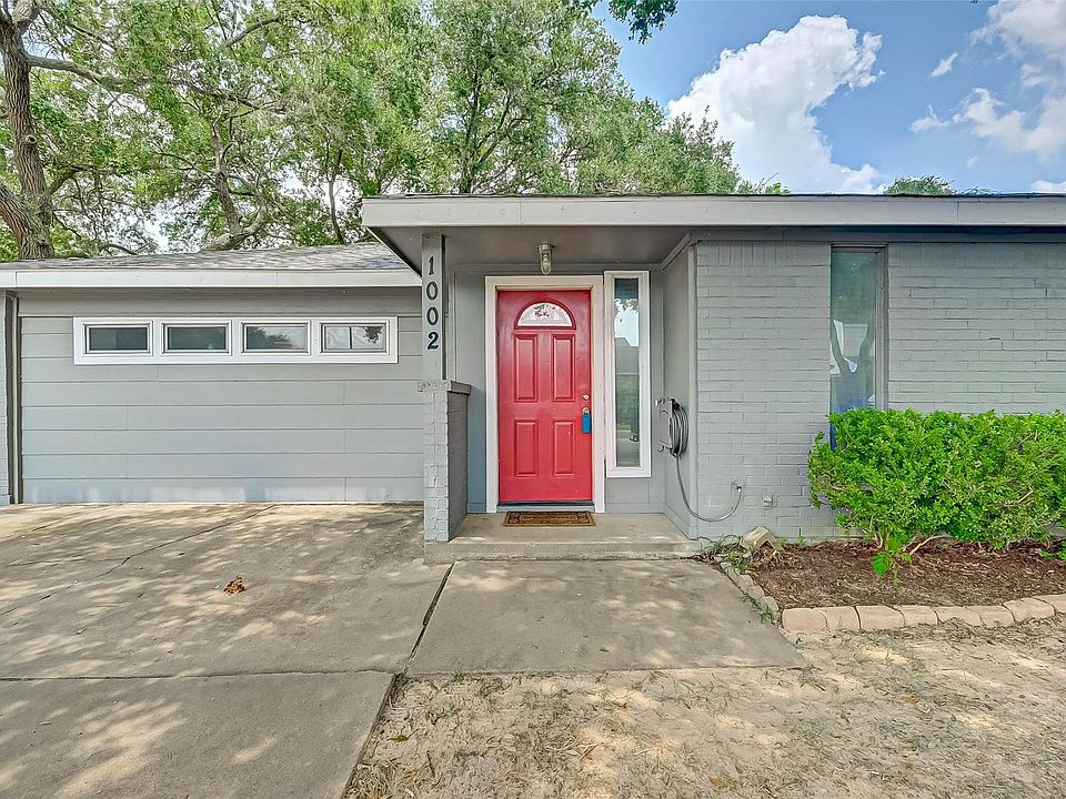 1st image of 1002 Chateau Pl
