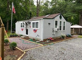 12 Fried Ave, Bristol, RI 02809