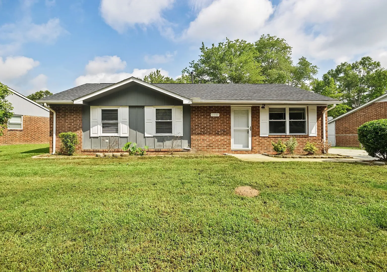 Three Bedroom Home! — Photo 1