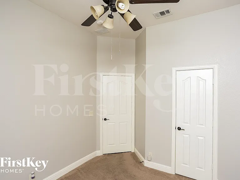 921 Loftin St — Photo 11