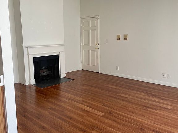 2nd image of 647 N Hayworth Ave APT 202