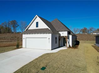 240 Summer St, Opelika, AL 36804