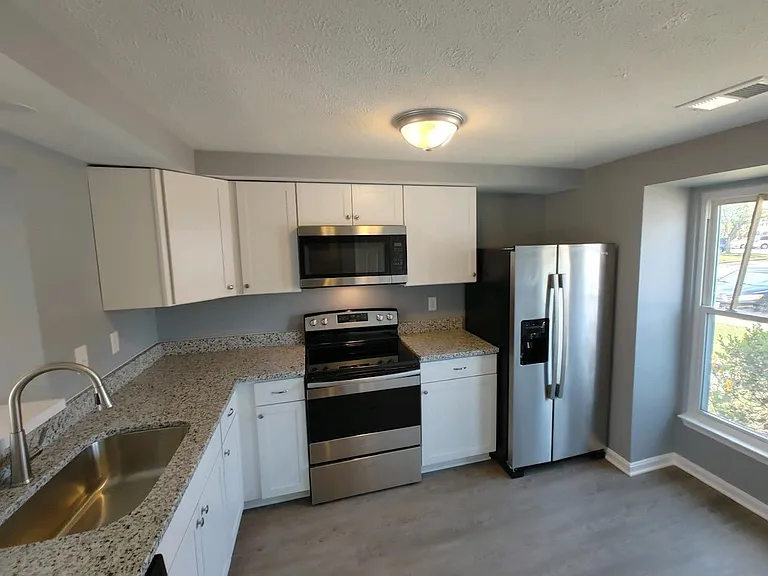 512 Riggs Ct — Photo 3