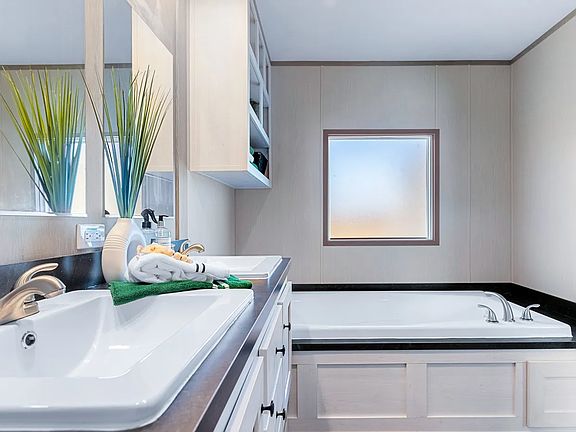 3rd image of 12655 Claremont Cir