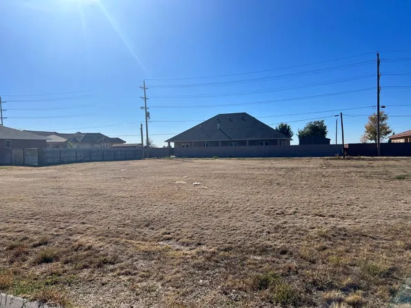 1407 S Eisenhower St, Hugoton, KS 67951