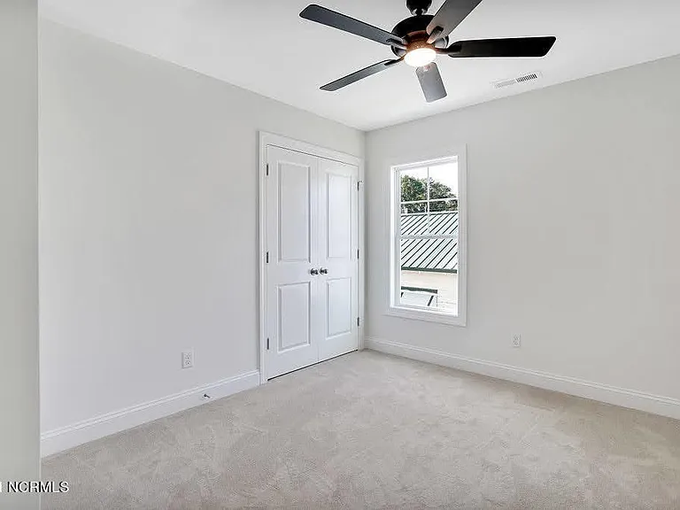 1007 Campbell St — Photo 28