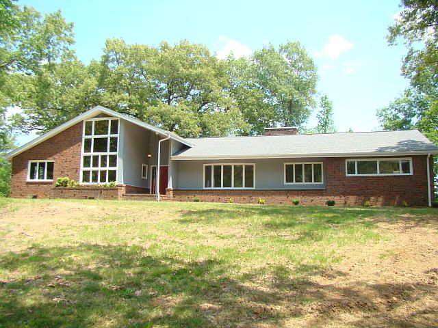 1st image of 42 Hillcrest Dr