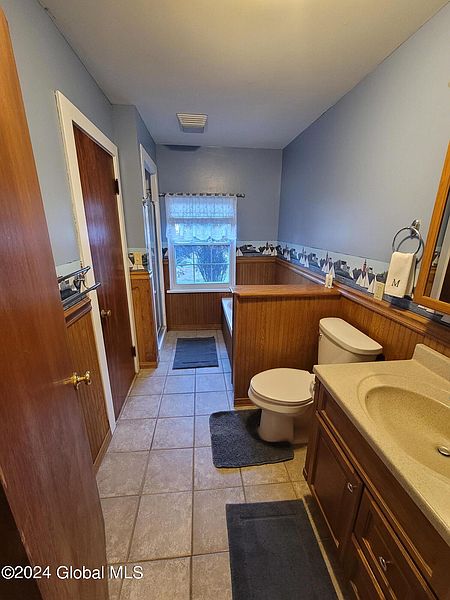 2nd image of 418 Maple Avenue