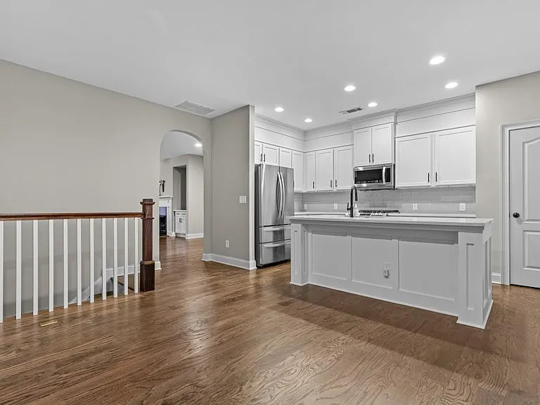 3209 Hallmark Ln — Photo 7
