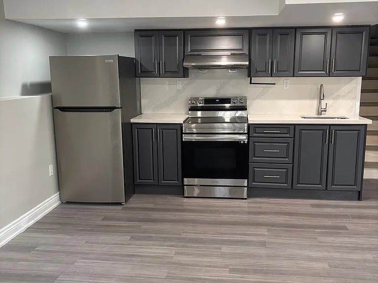 802 Cedarvale Dr #BASEMENT — Photo 5