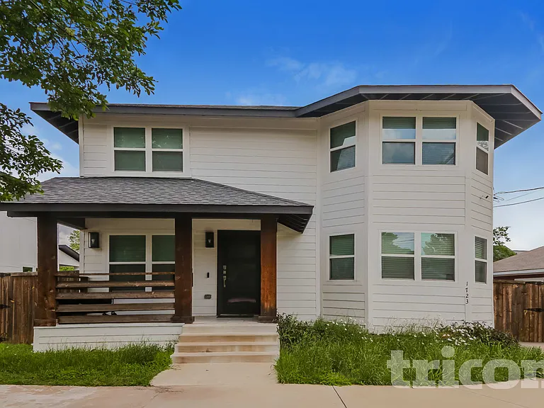 1723 Shaw St — Photo 1