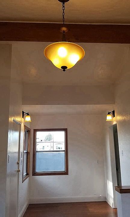 Entrance and Dining area