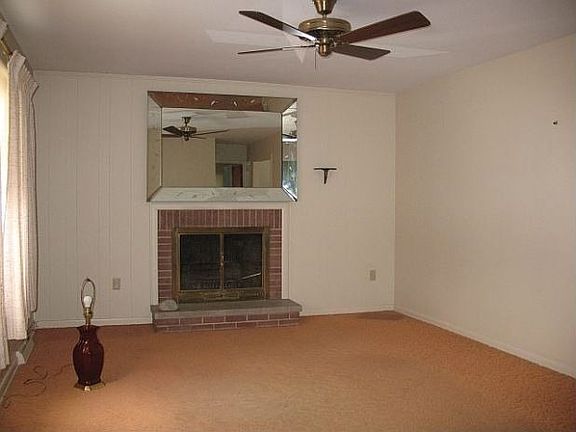 4th image of 38 Pleasantview Dr