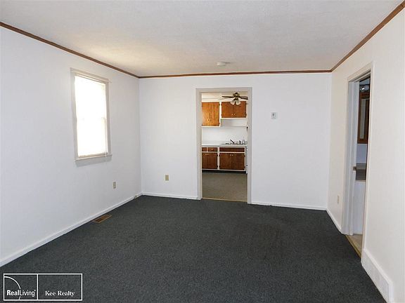 5th image of 22410 Clairwood St