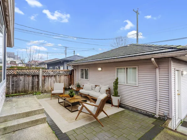 8468 Osler St, Vancouver, BC V6P 4E4
