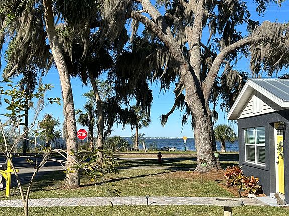 5th image of 1004 Northshore Dr